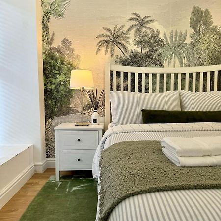 Holiday Home 2Br L 2Ba With Patio-Sleep 6 London Exterior photo