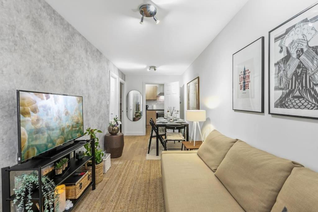 Holiday Home 2Br L 2Ba With Patio-Sleep 6 London Exterior photo