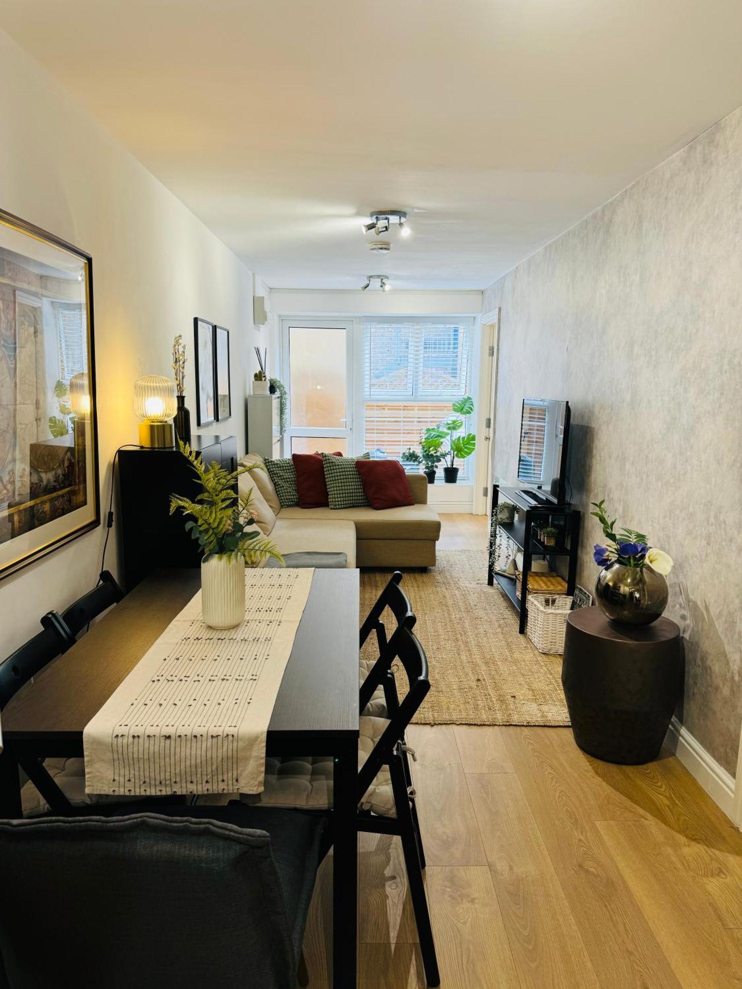 Holiday Home 2Br L 2Ba With Patio-Sleep 6 London Exterior photo